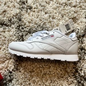 Kids size 2.5 Reebok classic leather all white